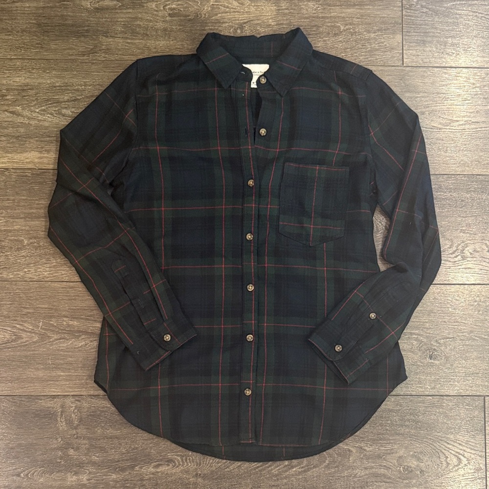 Abercrombie & Fitch Dark Plaid Button Down Shirt